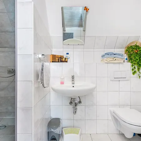 Neue Ruhige Apartment