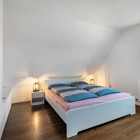 Neue Ruhige Apartment *